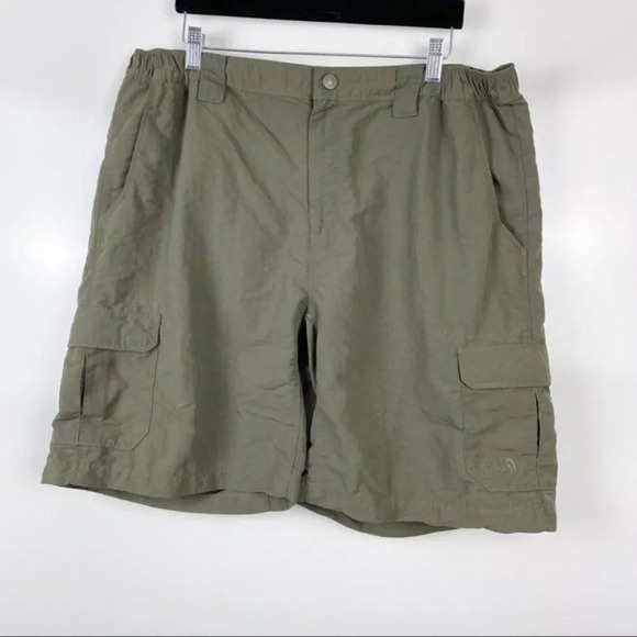 The North Face Olive Green Nylon Cargo Performance Shorts Sz XL Men's - Picture 1 of 8